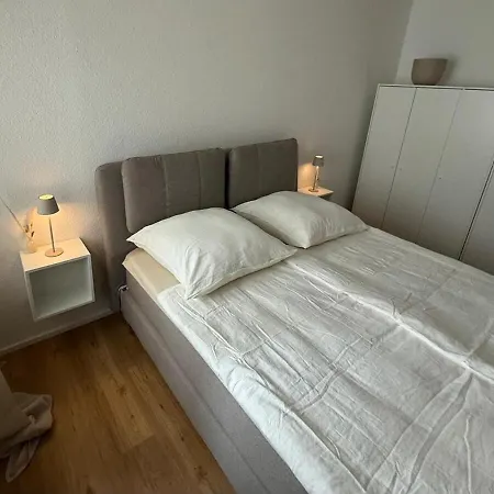 Modernes Mit Balkon & Parkplatz