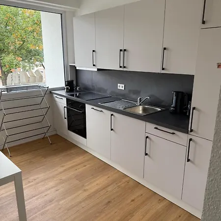 Modernes Mit Balkon & Parkplatz